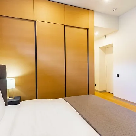 Golden 木屋 *